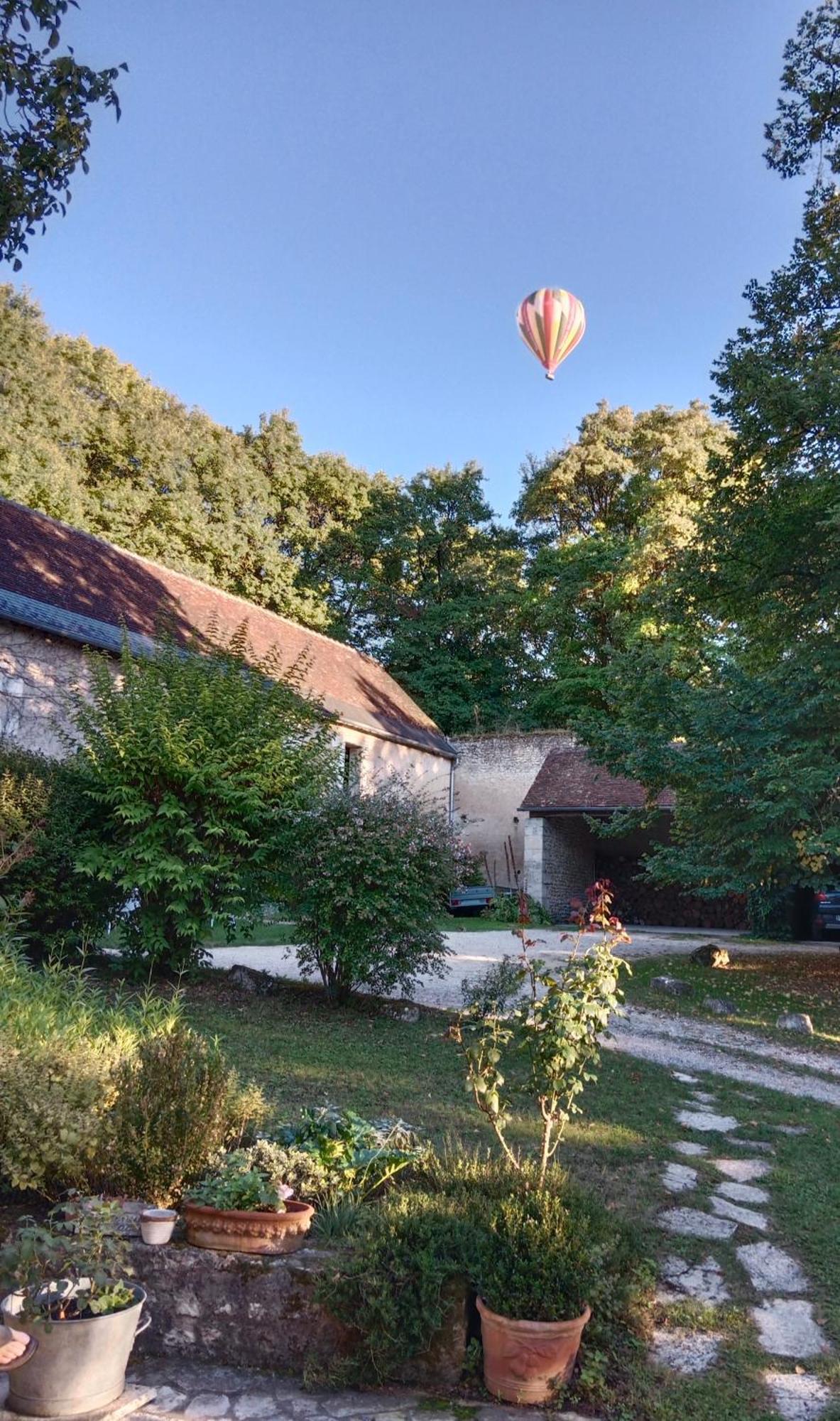 Le Moulin Du Mesnil Bed & Breakfast Saint Georges sur Cher Bagian luar foto
